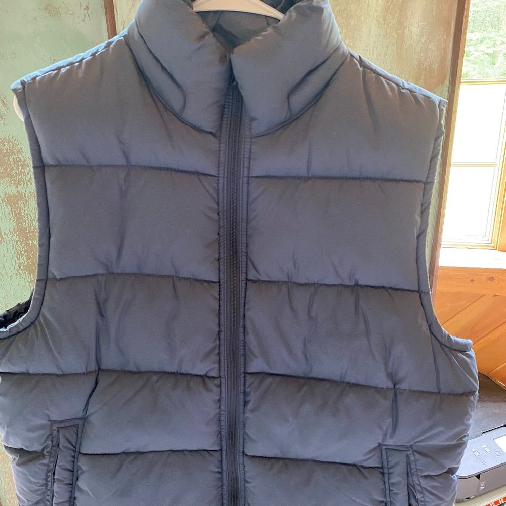 Gap Men's Medium Blue/Grey Puffer Vest Never worn